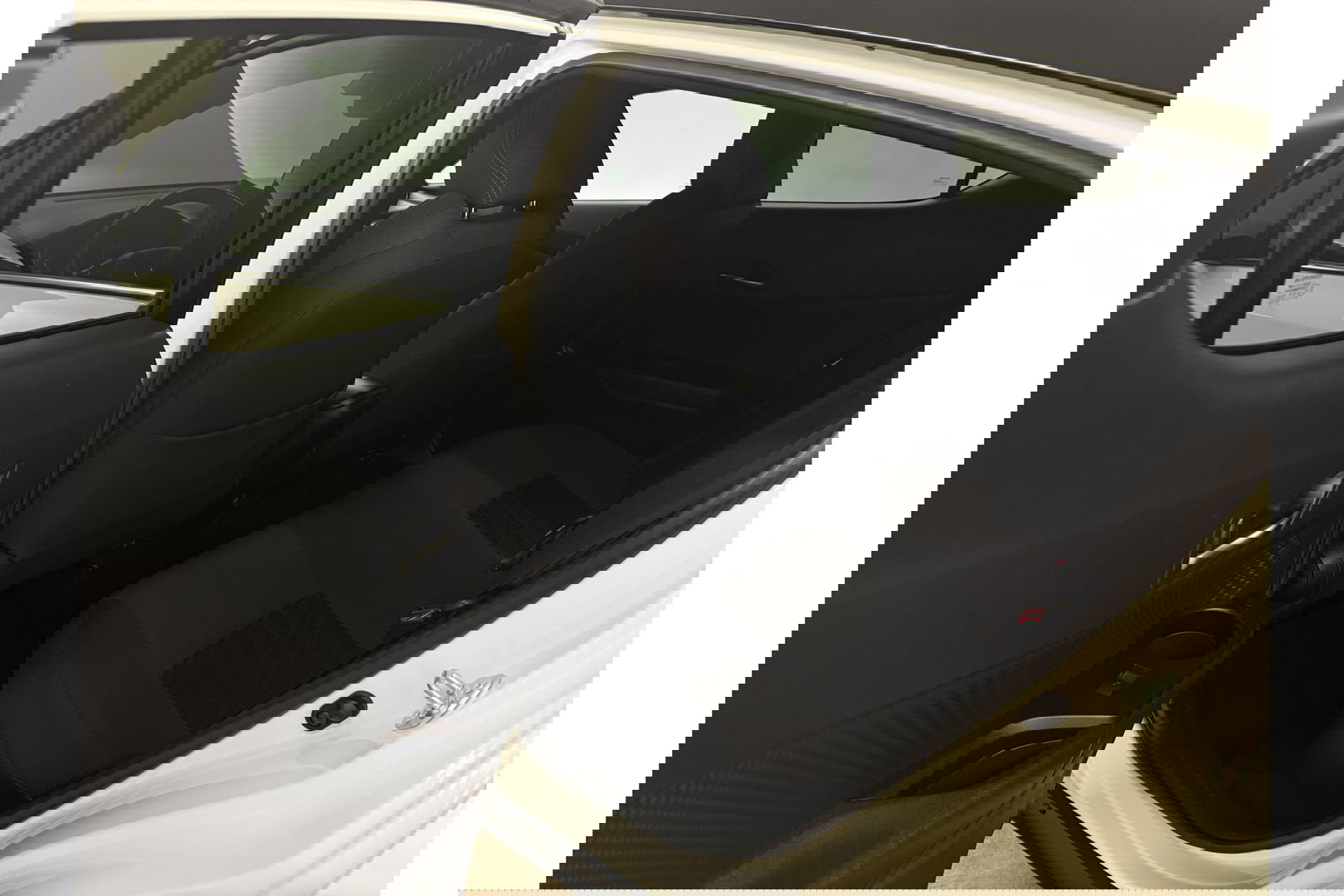 Toyota C-HR 2.0 Hybrid Business Plus 217PK JBL Audio Camera Carplay Clima Cruise LED Trekhaak Navi PDC 18"LMV
