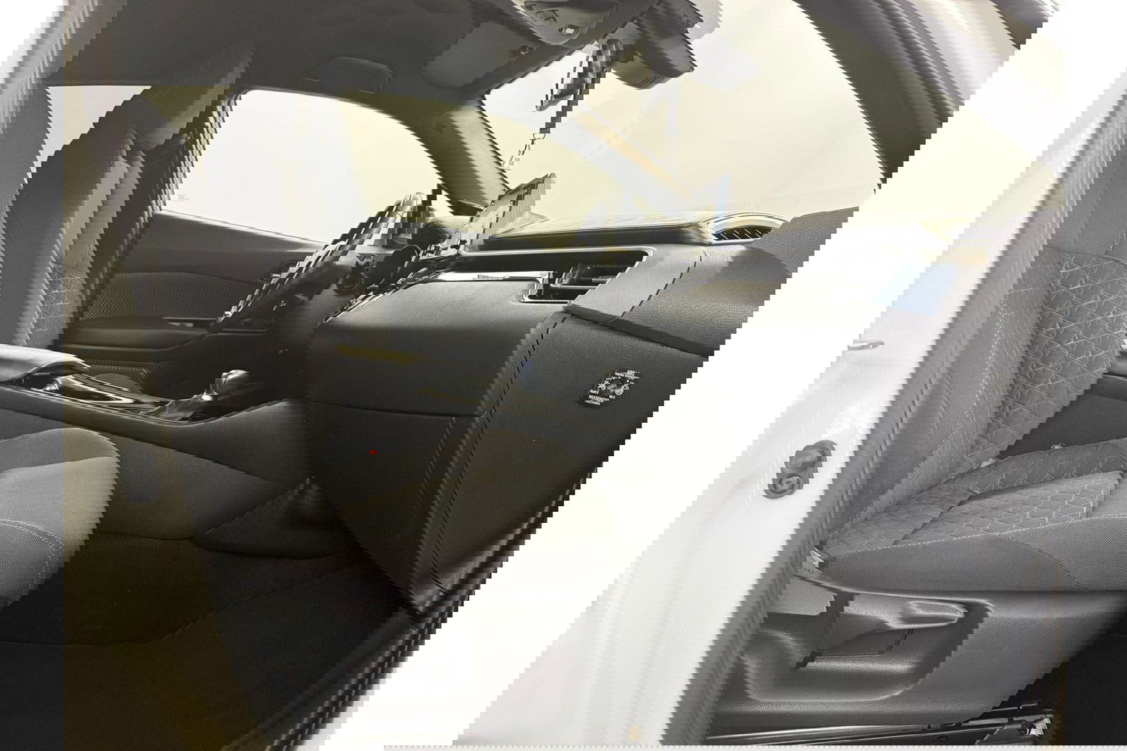 Toyota C-HR 2.0 Hybrid Business Plus 217PK JBL Audio Camera Carplay Clima Cruise LED Trekhaak Navi PDC 18"LMV