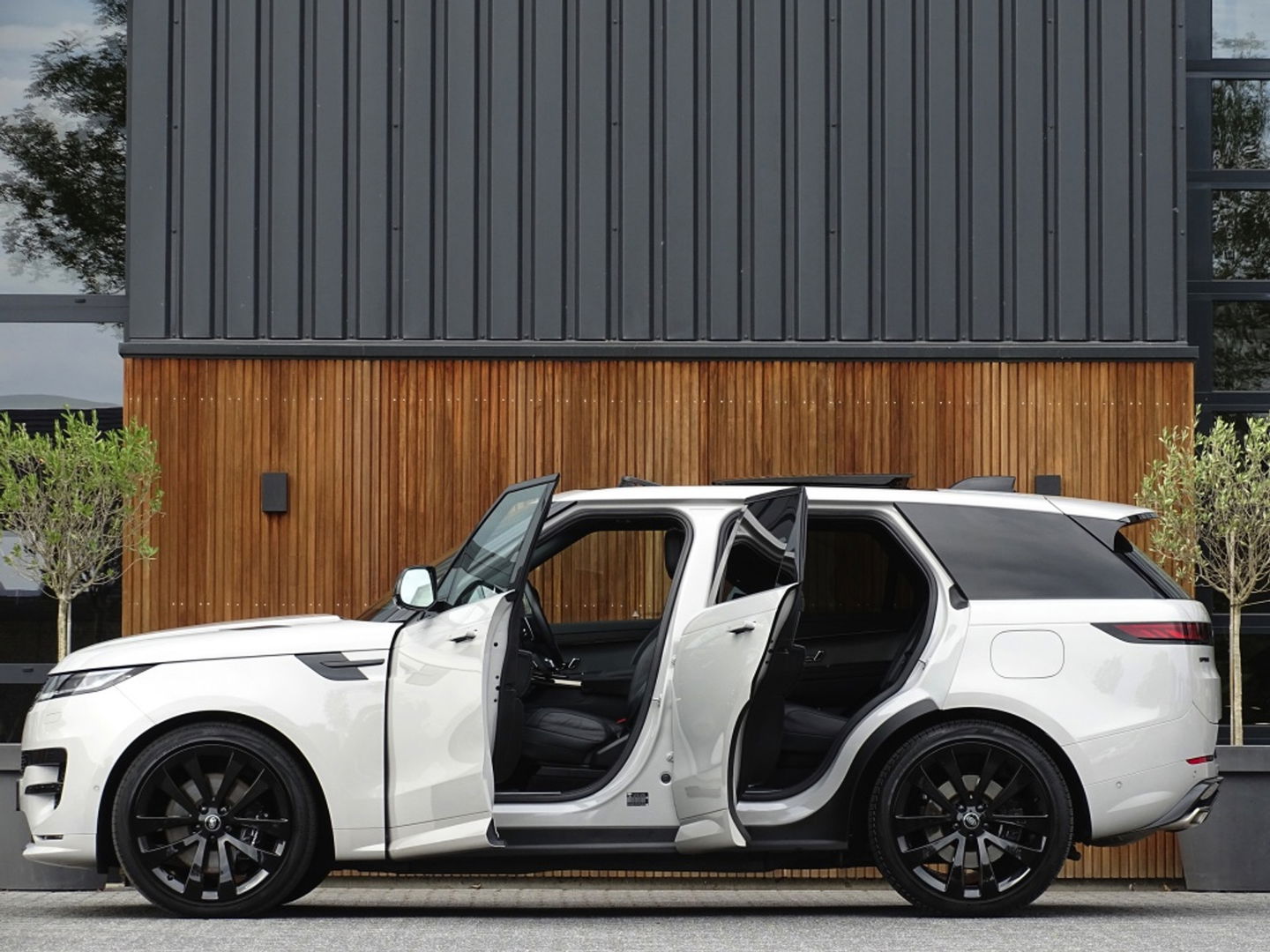 Land Rover Range Rover Sport P440e 440PK R-Dynamic HSE / Meridian / LED *NAP*
