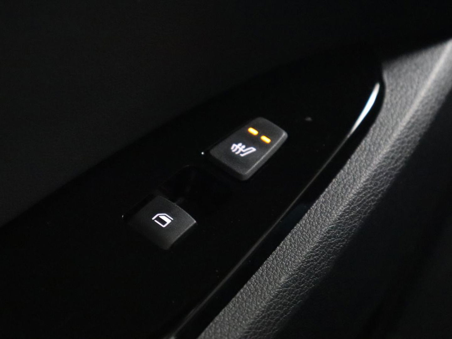 Kia Sportage 1.6 T-GDi Plug-in Hybrid AWD DynamicPlusLine | Panoramadak | Stoel & stuurverwarming | Camera | Adaptive cruise | Achterbankverwarming | Keyless | Carplay | Navigatie