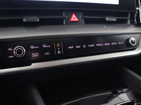 Kia Sportage 1.6 T-GDi Plug-in Hybrid AWD DynamicPlusLine | Panoramadak | Stoel & stuurverwarming | Camera | Adaptive cruise | Achterbankverwarming | Keyless | Carplay | Navigatie