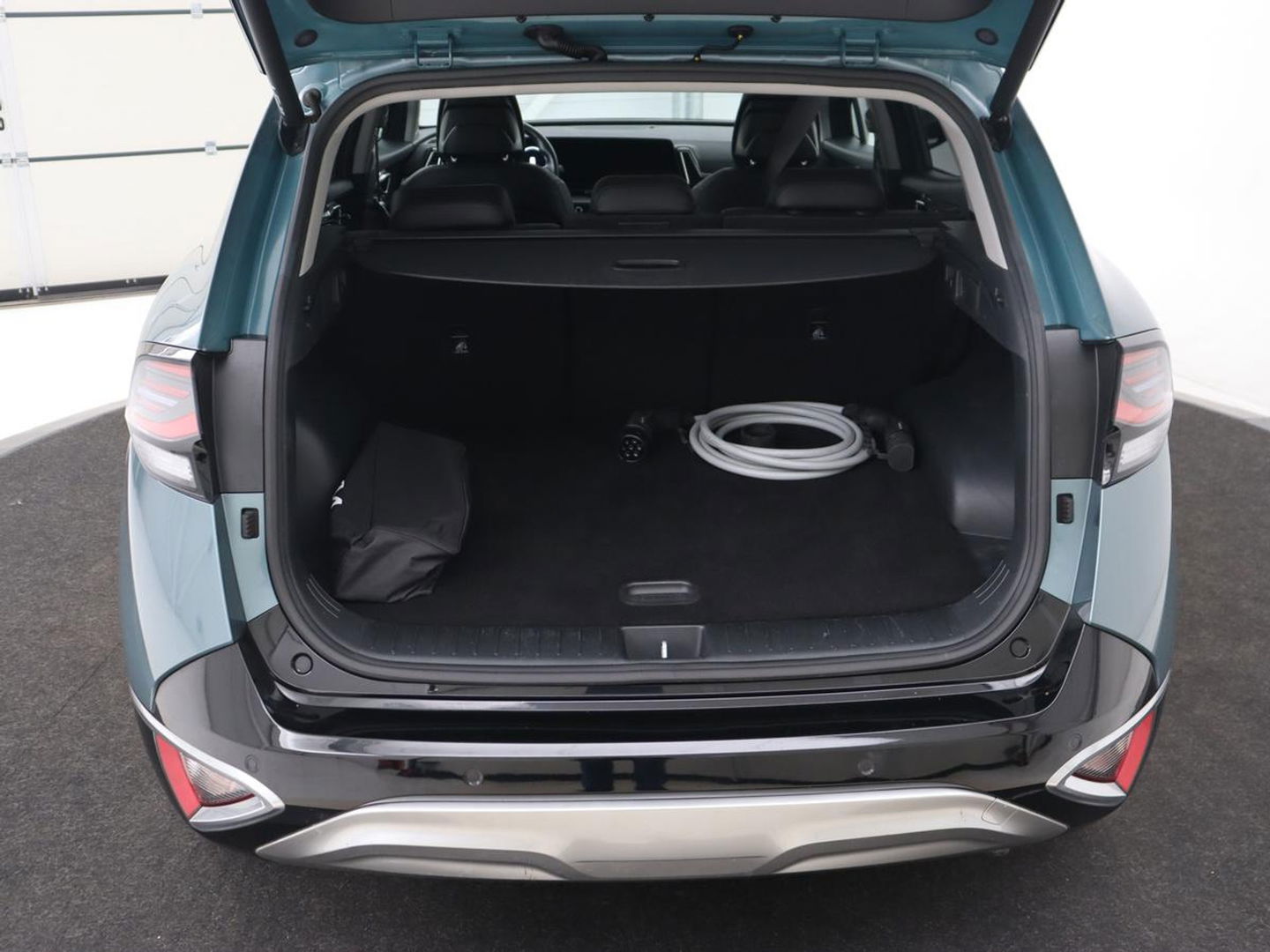 Kia Sportage 1.6 T-GDi Plug-in Hybrid AWD DynamicPlusLine | Panoramadak | Stoel & stuurverwarming | Camera | Adaptive cruise | Achterbankverwarming | Keyless | Carplay | Navigatie