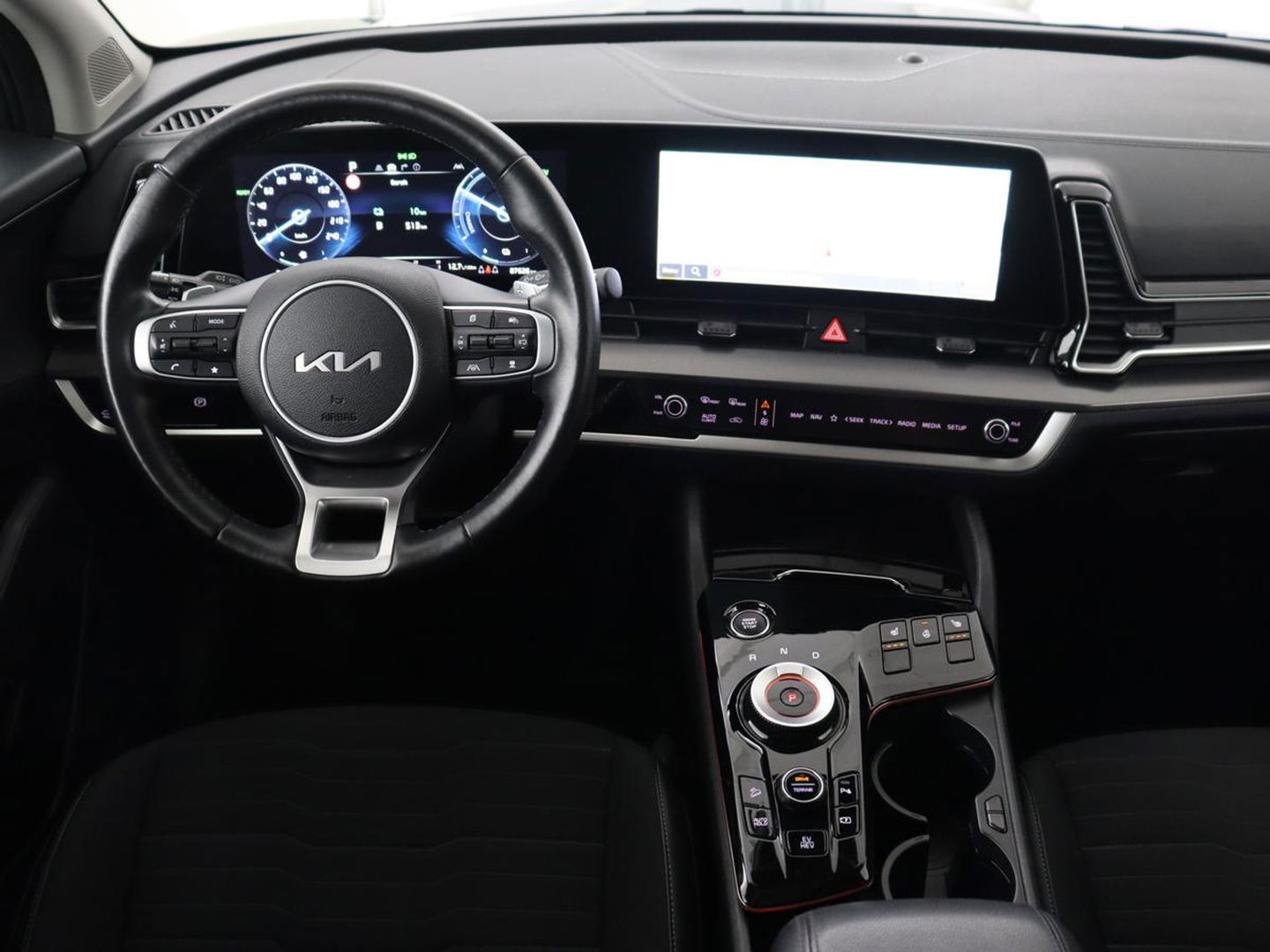 Kia Sportage 1.6 T-GDi Plug-in Hybrid AWD DynamicPlusLine | Panoramadak | Stoel & stuurverwarming | Camera | Adaptive cruise | Achterbankverwarming | Keyless | Carplay | Navigatie