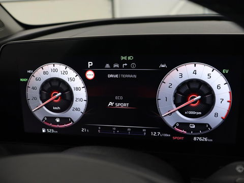 Kia Sportage 1.6 T-GDi Plug-in Hybrid AWD DynamicPlusLine | Panoramadak | Stoel & stuurverwarming | Camera | Adaptive cruise | Achterbankverwarming | Keyless | Carplay | Navigatie