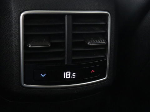 Kia Sportage 1.6 T-GDi Plug-in Hybrid AWD DynamicPlusLine | Panoramadak | Stoel & stuurverwarming | Camera | Adaptive cruise | Achterbankverwarming | Keyless | Carplay | Navigatie