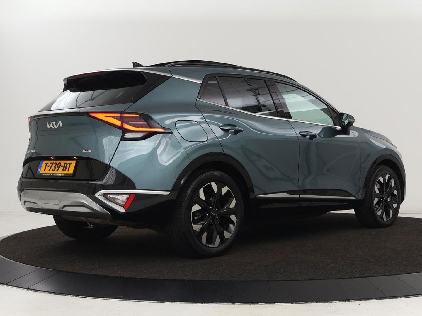 Kia Sportage 1.6 T-GDi Plug-in Hybrid AWD DynamicPlusLine | Panoramadak | Stoel & stuurverwarming | Camera | Adaptive cruise | Achterbankverwarming | Keyless | Carplay | Navigatie