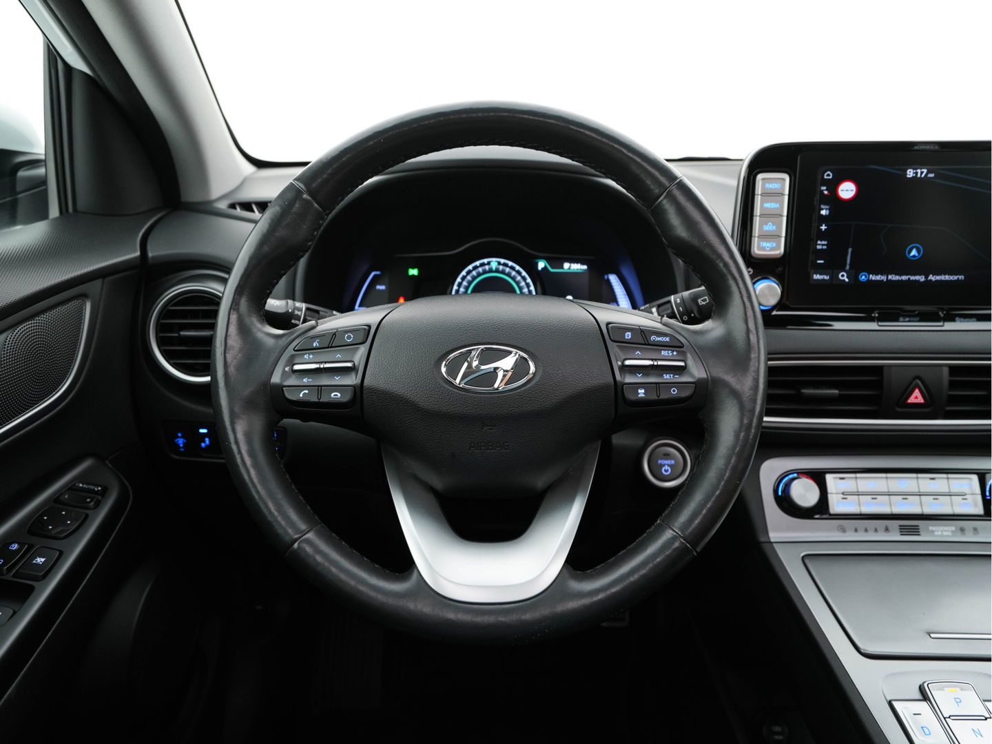 Hyundai KONA EV Premium 64 kWh (INCL-BTW) *PANO | FULL-LEATHER | KRELL-AUDIO | HEAD-UP | FULL-LED | NAVI-FULLMAP | DAB | ADAPT.CRUISE | KEYLESS | CAMERA | BLIND-SPOT | LANE-ASSIST | DIGI-COCKPIT | COMFORT-SEATS | 17''ALU*