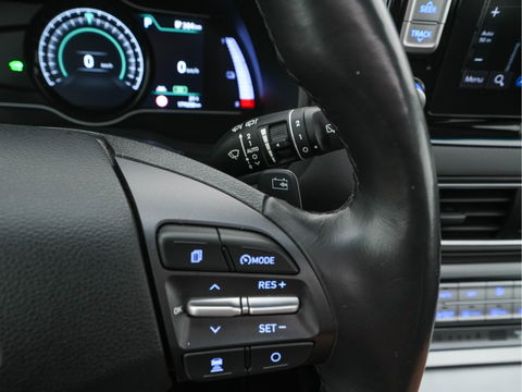 Hyundai KONA EV Premium 64 kWh (INCL-BTW) *PANO | FULL-LEATHER | KRELL-AUDIO | HEAD-UP | FULL-LED | NAVI-FULLMAP | DAB | ADAPT.CRUISE | KEYLESS | CAMERA | BLIND-SPOT | LANE-ASSIST | DIGI-COCKPIT | COMFORT-SEATS | 17''ALU*