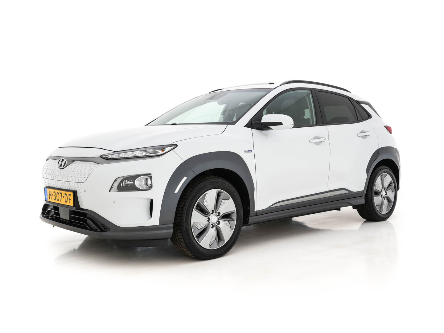 Hyundai KONA EV Premium 64 kWh (INCL-BTW) *PANO | FULL-LEATHER | KRELL-AUDIO | HEAD-UP | FULL-LED | NAVI-FULLMAP | DAB | ADAPT.CRUISE | KEYLESS | CAMERA | BLIND-SPOT | LANE-ASSIST | DIGI-COCKPIT | COMFORT-SEATS | 17''ALU*