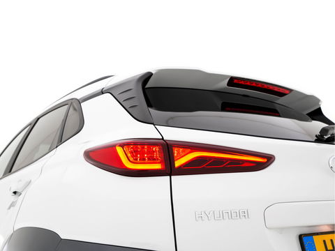 Hyundai KONA EV Premium 64 kWh (INCL-BTW) *PANO | FULL-LEATHER | KRELL-AUDIO | HEAD-UP | FULL-LED | NAVI-FULLMAP | DAB | ADAPT.CRUISE | KEYLESS | CAMERA | BLIND-SPOT | LANE-ASSIST | DIGI-COCKPIT | COMFORT-SEATS | 17''ALU*