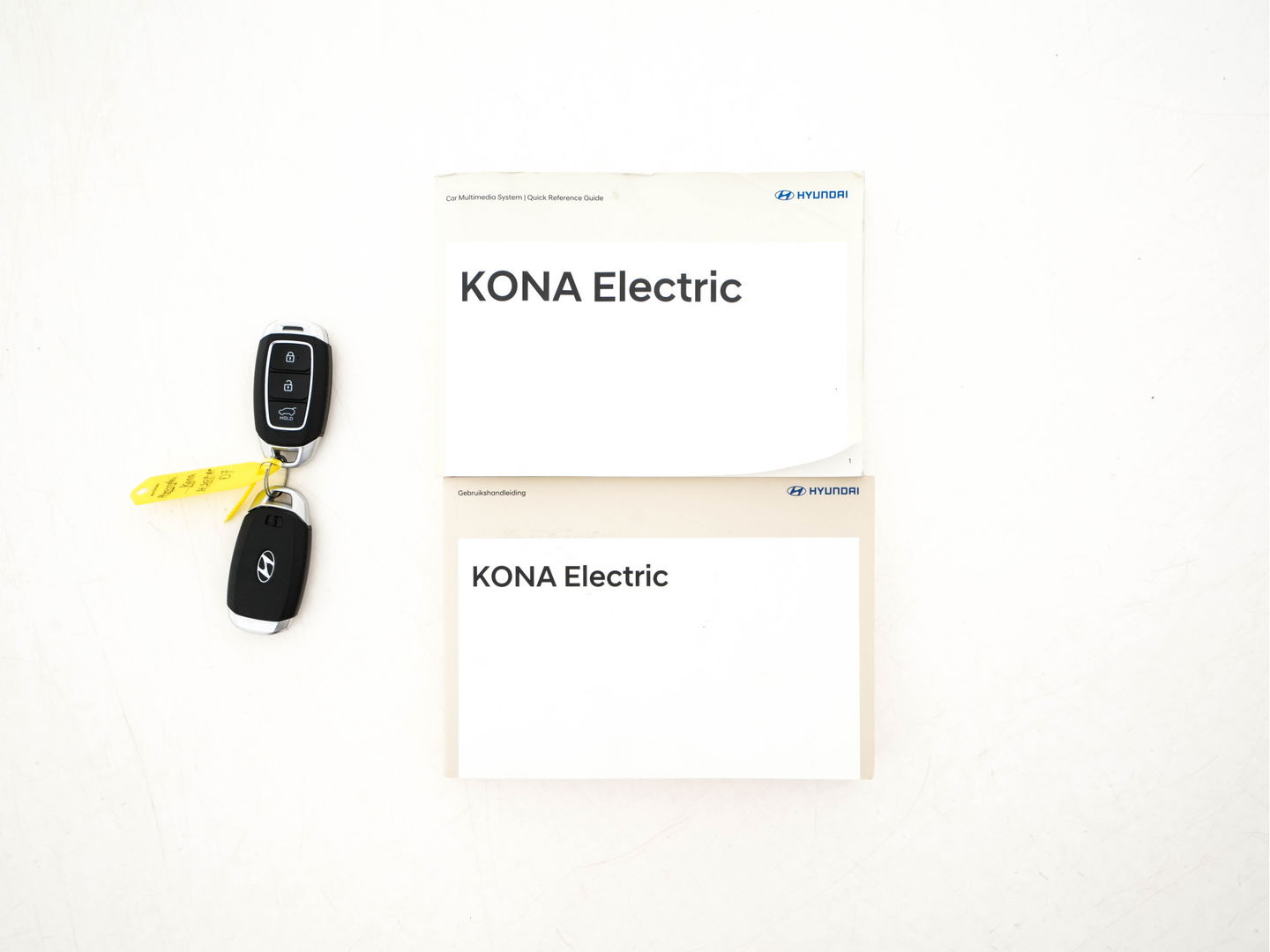 Hyundai KONA EV Premium 64 kWh (INCL-BTW) *PANO | FULL-LEATHER | KRELL-AUDIO | HEAD-UP | FULL-LED | NAVI-FULLMAP | DAB | ADAPT.CRUISE | KEYLESS | CAMERA | BLIND-SPOT | LANE-ASSIST | DIGI-COCKPIT | COMFORT-SEATS | 17''ALU*