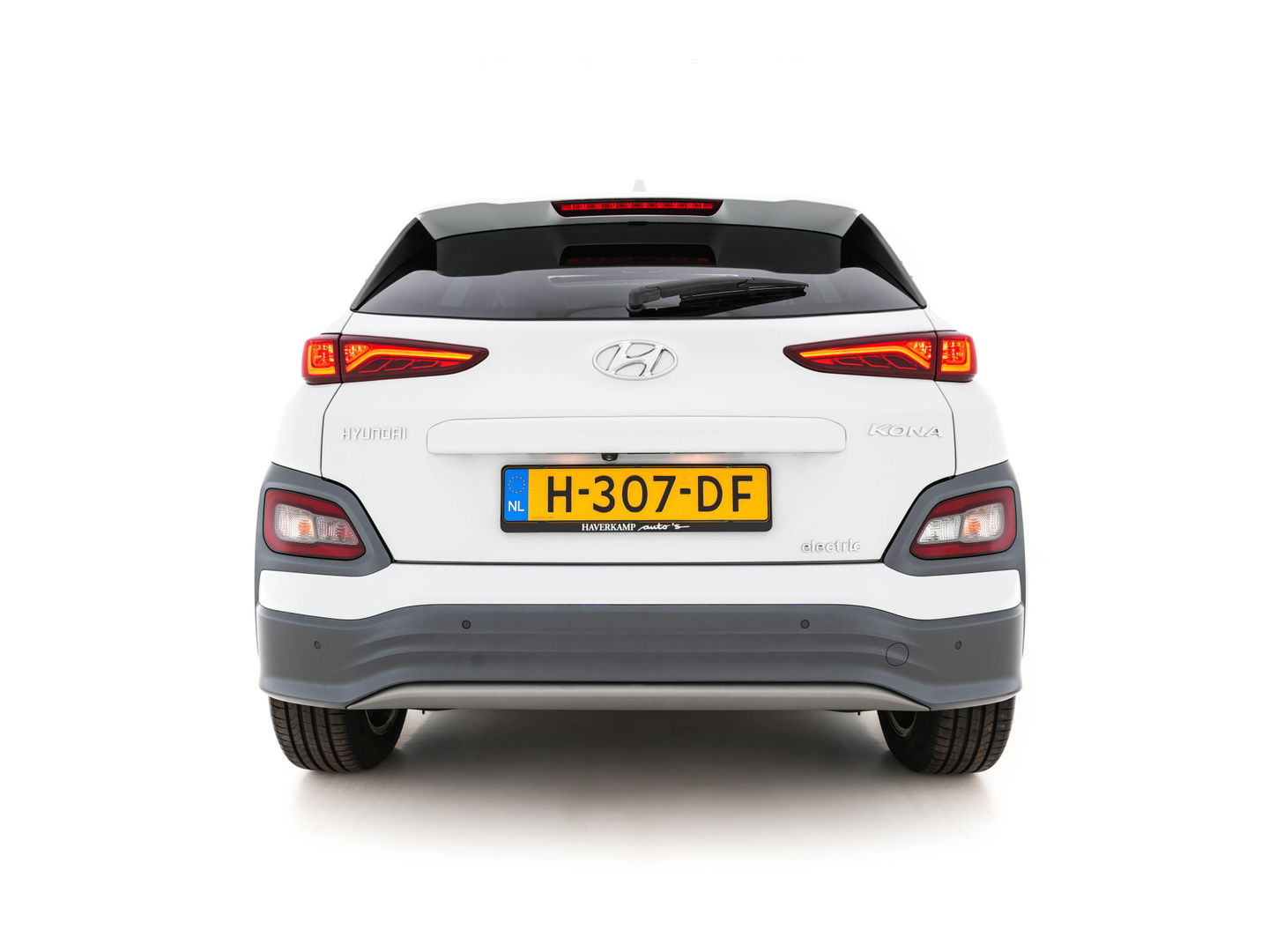Hyundai KONA EV Premium 64 kWh (INCL-BTW) *PANO | FULL-LEATHER | KRELL-AUDIO | HEAD-UP | FULL-LED | NAVI-FULLMAP | DAB | ADAPT.CRUISE | KEYLESS | CAMERA | BLIND-SPOT | LANE-ASSIST | DIGI-COCKPIT | COMFORT-SEATS | 17''ALU*