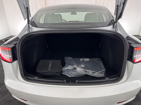 Tesla Model 3 Long Range AWD 75 kWh [ 3-Fase ] (INCL-BTW) Aut. *PANO | AUTO-PILOT | LUXURY-LEATHER | TOWBAR | KEYLESS | FULL-LED | MEMORY-PACK | SURROUND-VIEW | DAB | CARPLAY | DIGI-COCKPIT | LANE-ASSIST | COMFORT-SEATS | 18"ALU*