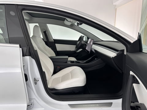 Tesla Model 3 Long Range AWD 75 kWh [ 3-Fase ] (INCL-BTW) Aut. *PANO | AUTO-PILOT | LUXURY-LEATHER | TOWBAR | KEYLESS | FULL-LED | MEMORY-PACK | SURROUND-VIEW | DAB | CARPLAY | DIGI-COCKPIT | LANE-ASSIST | COMFORT-SEATS | 18"ALU*