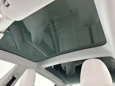 Tesla Model 3 Long Range AWD 75 kWh [ 3-Fase ] (INCL-BTW) Aut. *PANO | AUTO-PILOT | LUXURY-LEATHER | TOWBAR | KEYLESS | FULL-LED | MEMORY-PACK | SURROUND-VIEW | DAB | CARPLAY | DIGI-COCKPIT | LANE-ASSIST | COMFORT-SEATS | 18"ALU*