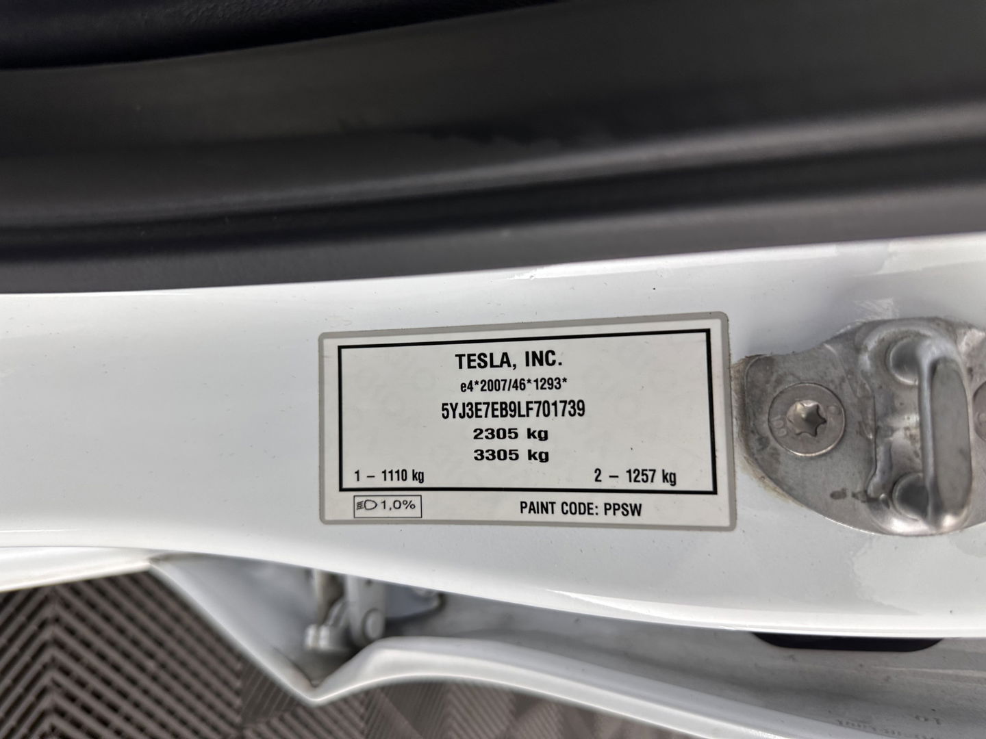 Tesla Model 3 Long Range AWD 75 kWh [ 3-Fase ] (INCL-BTW) Aut. *PANO | AUTO-PILOT | LUXURY-LEATHER | TOWBAR | KEYLESS | FULL-LED | MEMORY-PACK | SURROUND-VIEW | DAB | CARPLAY | DIGI-COCKPIT | LANE-ASSIST | COMFORT-SEATS | 18"ALU*