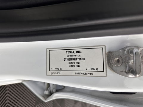 Tesla Model 3 Long Range AWD 75 kWh [ 3-Fase ] (INCL-BTW) Aut. *PANO | AUTO-PILOT | LUXURY-LEATHER | TOWBAR | KEYLESS | FULL-LED | MEMORY-PACK | SURROUND-VIEW | DAB | CARPLAY | DIGI-COCKPIT | LANE-ASSIST | COMFORT-SEATS | 18"ALU*