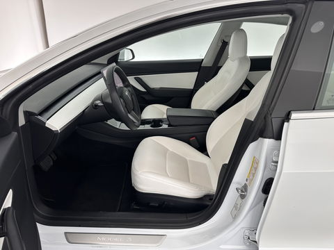 Tesla Model 3 Long Range AWD 75 kWh [ 3-Fase ] (INCL-BTW) Aut. *PANO | AUTO-PILOT | LUXURY-LEATHER | TOWBAR | KEYLESS | FULL-LED | MEMORY-PACK | SURROUND-VIEW | DAB | CARPLAY | DIGI-COCKPIT | LANE-ASSIST | COMFORT-SEATS | 18"ALU*