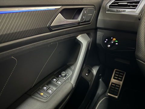 Volkswagen Tiguan 1.5 TSI R-Line Black Style Pano H/K NAP