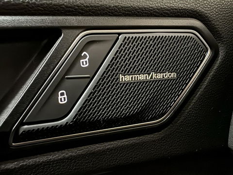 Volkswagen Tiguan 1.5 TSI R-Line Black Style Pano H/K NAP