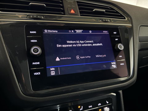 Volkswagen Tiguan 1.5 TSI R-Line Black Style Pano H/K NAP