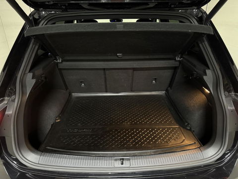 Volkswagen Tiguan 1.5 TSI R-Line Black Style Pano H/K NAP