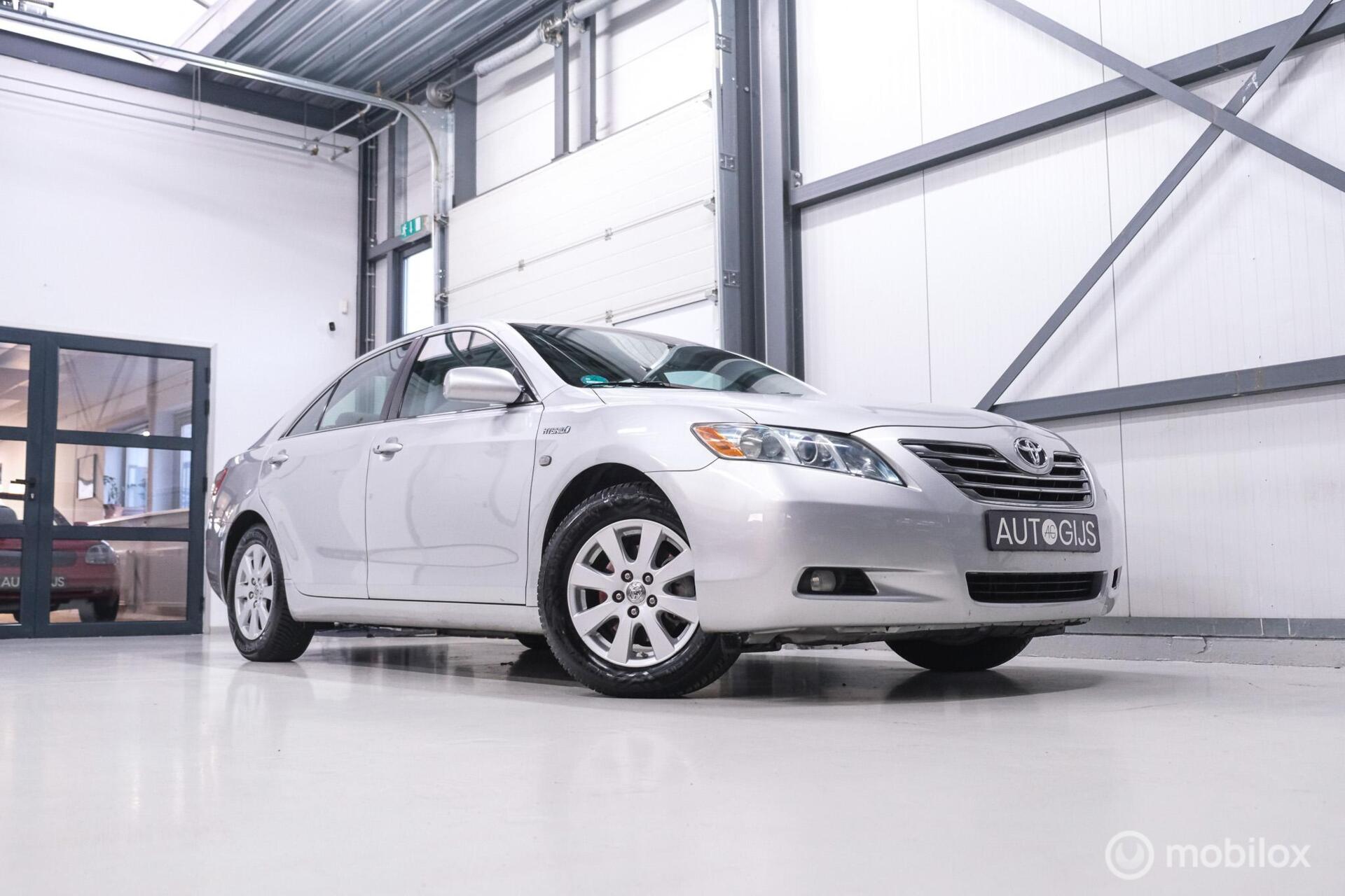 Toyota Camry 2.4 Hybrid automaat | Schuifdak | youngtimer | leder | Camera | Navigatie | DAB |