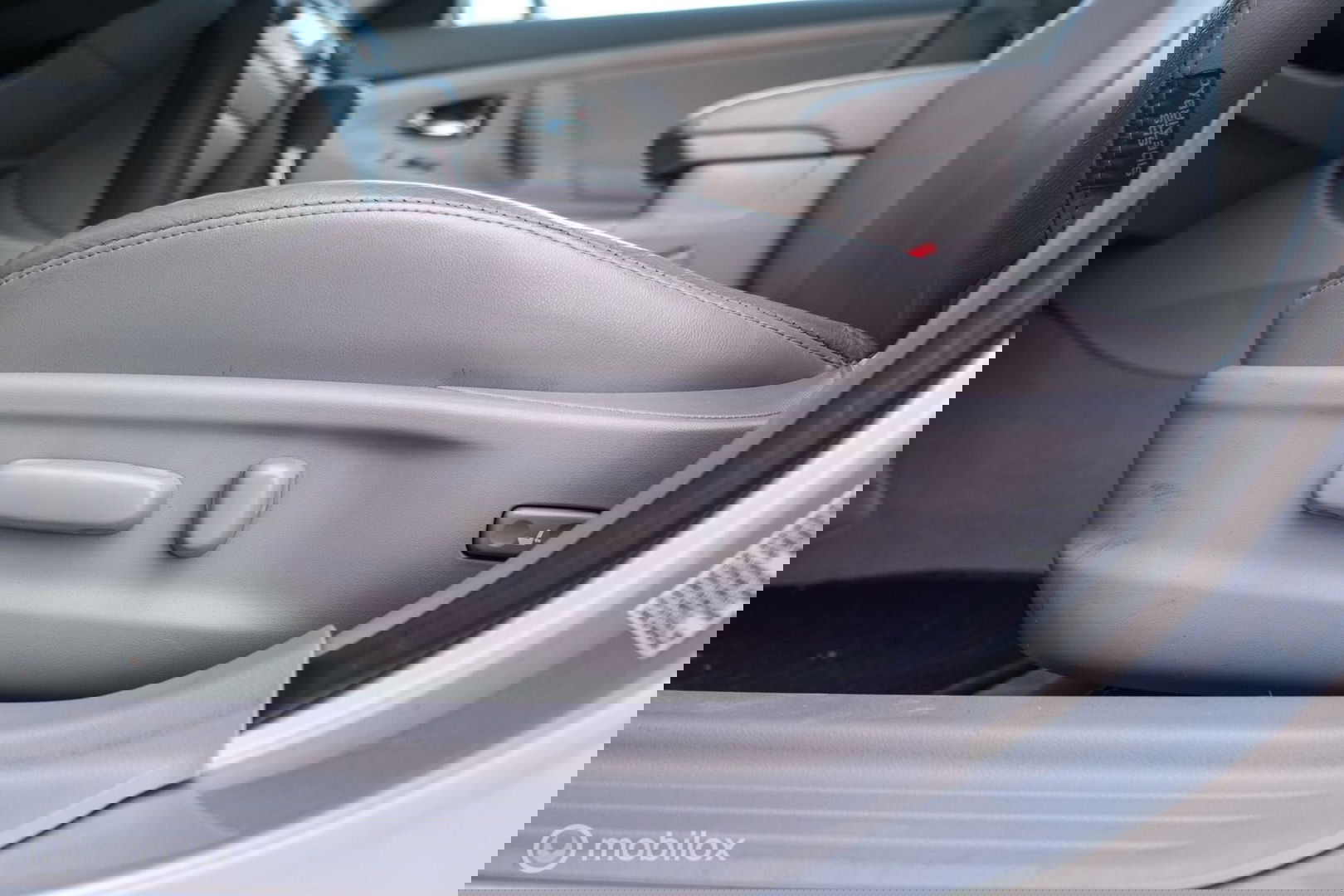 Toyota Camry 2.4 Hybrid automaat | Schuifdak | youngtimer | leder | Camera | Navigatie | DAB |