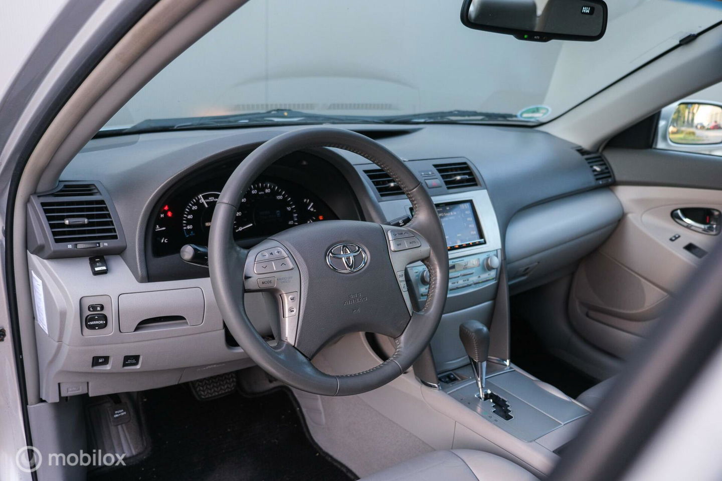 Toyota Camry 2.4 Hybrid automaat | Schuifdak | youngtimer | leder | Camera | Navigatie | DAB |