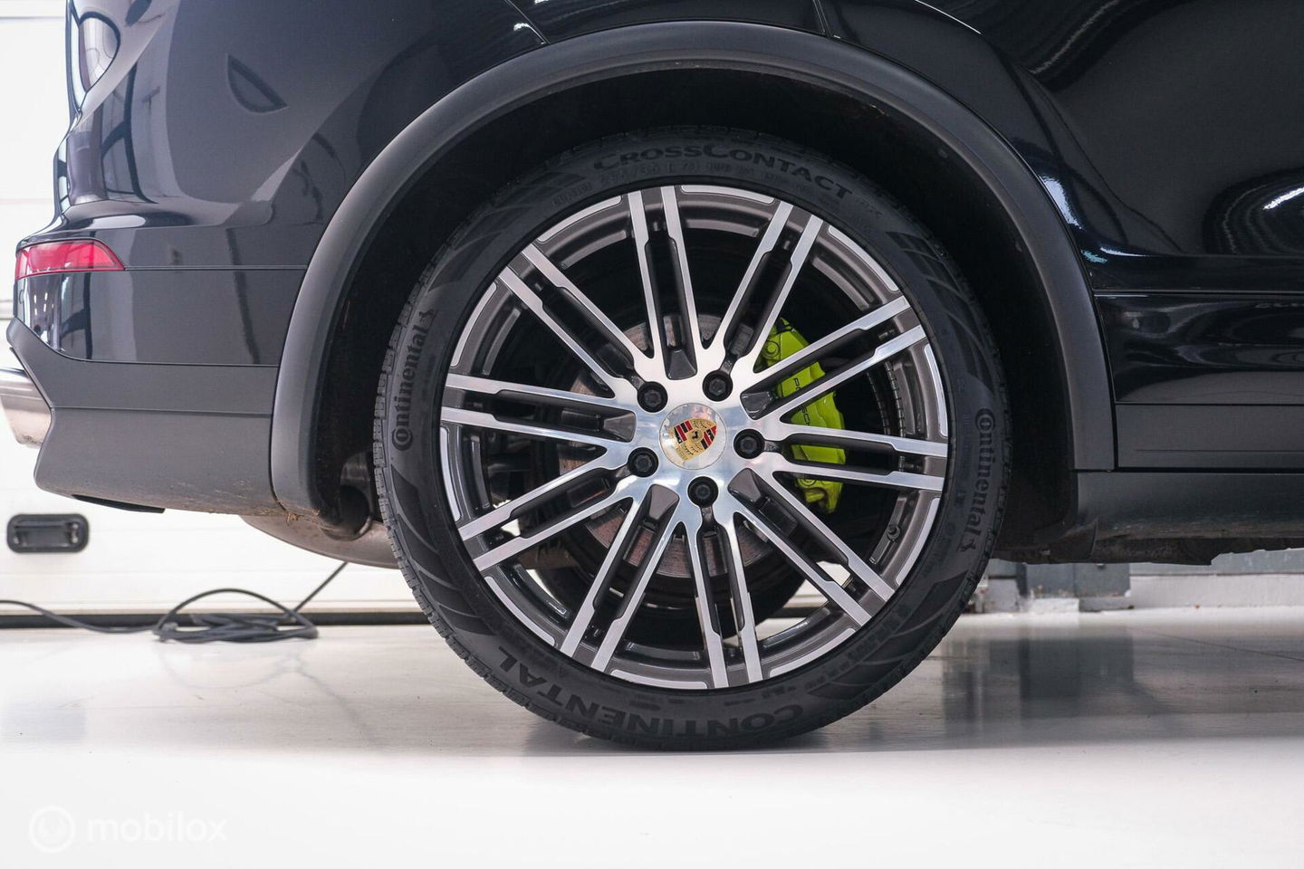 Porsche Cayenne 3.0 S E-Hybrid | Panorama | Trekhaak | Adaptive | Bicolor leder | LED | Memory | Stoelkoeling | NAP NL auto | Dealer onderhouden