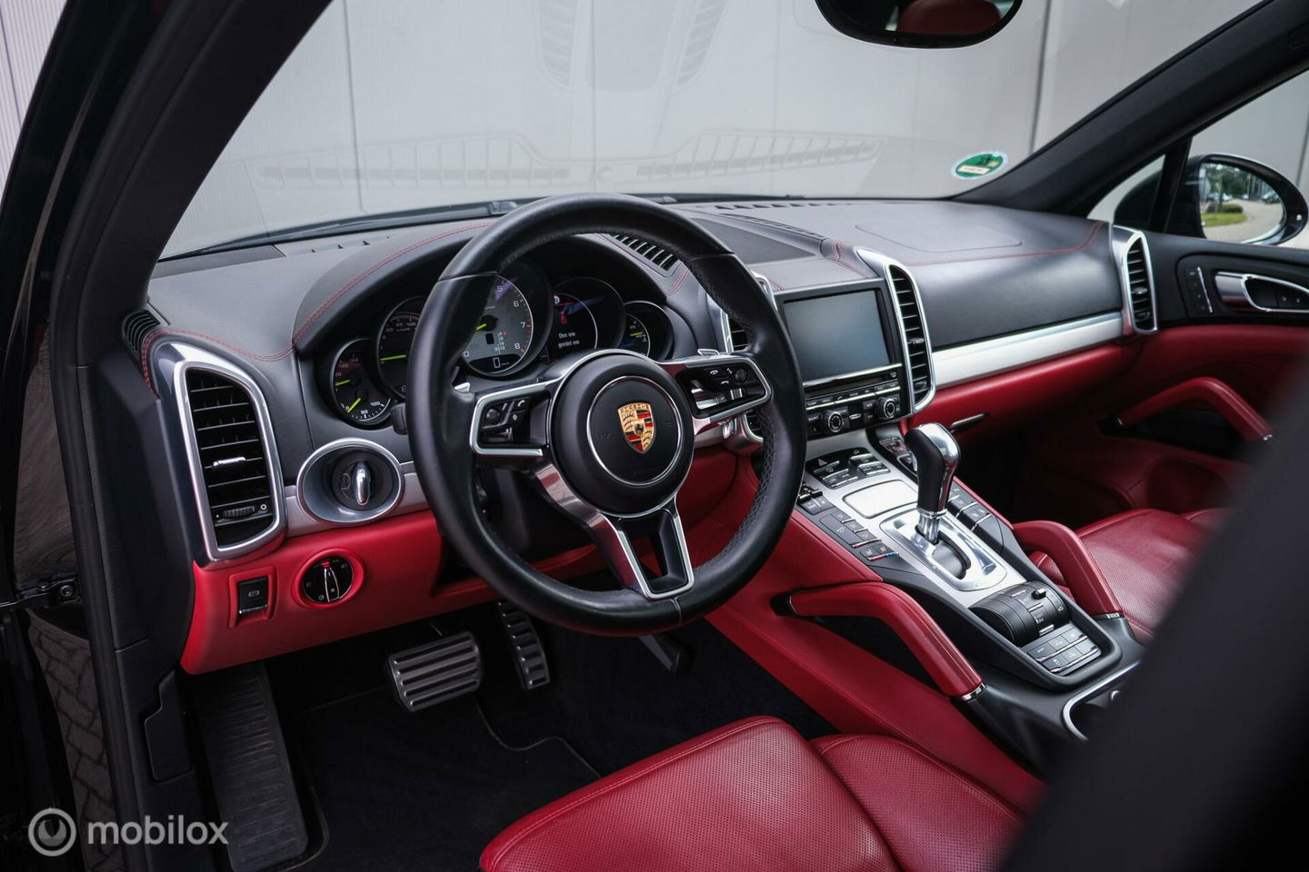 Porsche Cayenne 3.0 S E-Hybrid | Panorama | Trekhaak | Adaptive | Bicolor leder | LED | Memory | Stoelkoeling | NAP NL auto | Dealer onderhouden