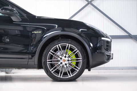 Porsche Cayenne 3.0 S E-Hybrid | Panorama | Trekhaak | Adaptive | Bicolor leder | LED | Memory | Stoelkoeling | NAP NL auto | Dealer onderhouden