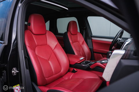 Porsche Cayenne 3.0 S E-Hybrid | Panorama | Trekhaak | Adaptive | Bicolor leder | LED | Memory | Stoelkoeling | NAP NL auto | Dealer onderhouden