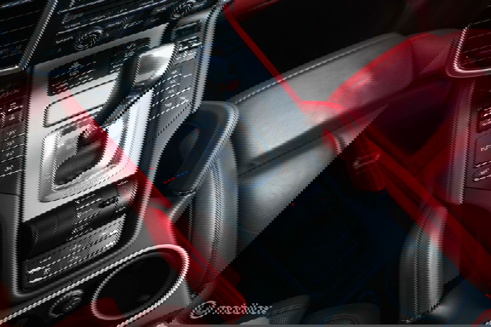 Porsche Cayenne 3.0 S E-Hybrid | Panorama | Trekhaak | Adaptive | Bicolor leder | LED | Memory | Stoelkoeling | NAP NL auto | Dealer onderhouden