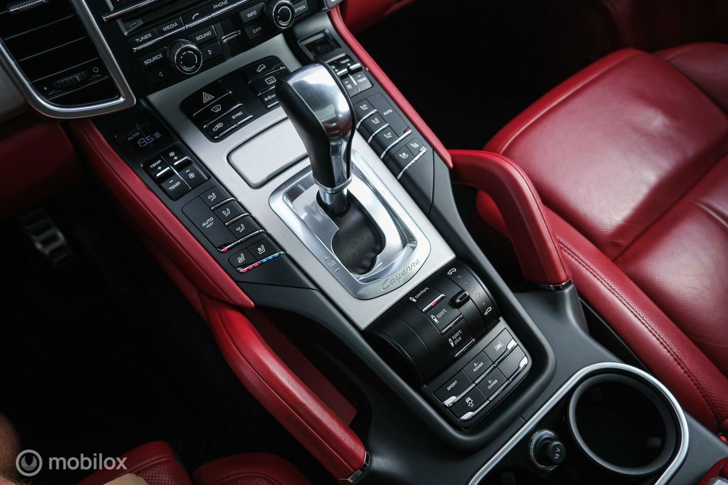 Porsche Cayenne 3.0 S E-Hybrid | Panorama | Trekhaak | Adaptive | Bicolor leder | LED | Memory | Stoelkoeling | NAP NL auto | Dealer onderhouden