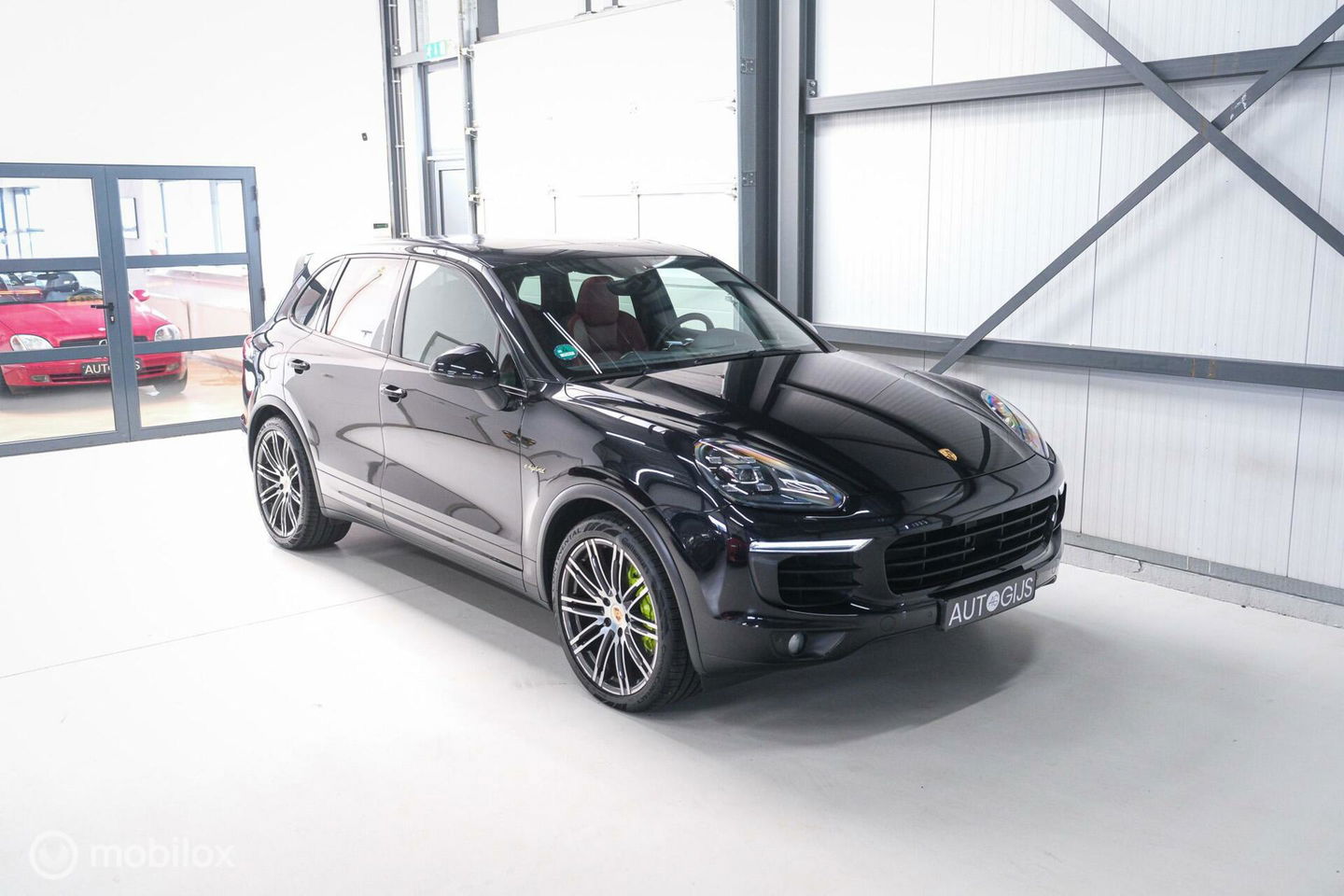 Porsche Cayenne 3.0 S E-Hybrid | Panorama | Trekhaak | Adaptive | Bicolor leder | LED | Memory | Stoelkoeling | NAP NL auto | Dealer onderhouden