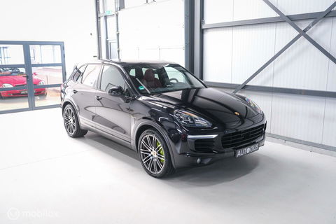 Porsche Cayenne 3.0 S E-Hybrid | Panorama | Trekhaak | Adaptive | Bicolor leder | LED | Memory | Stoelkoeling | NAP NL auto | Dealer onderhouden