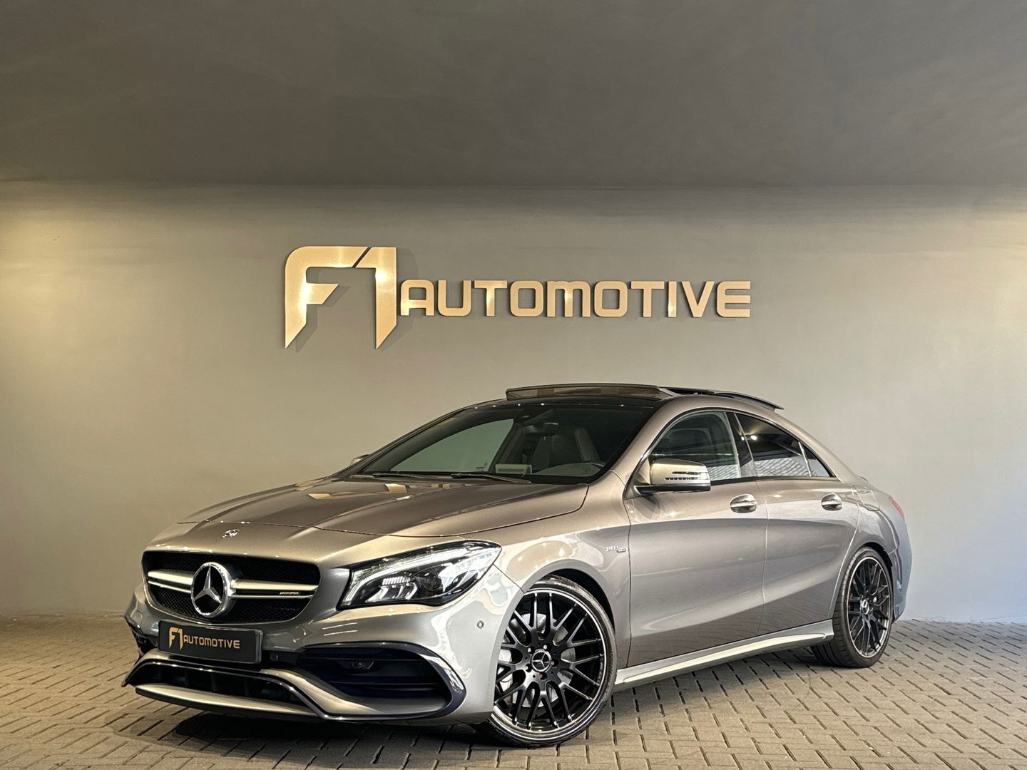 Mercedes-Benz CLA-Klasse AMG 45 4MATIC Pano|Camera|Sfeer|Night