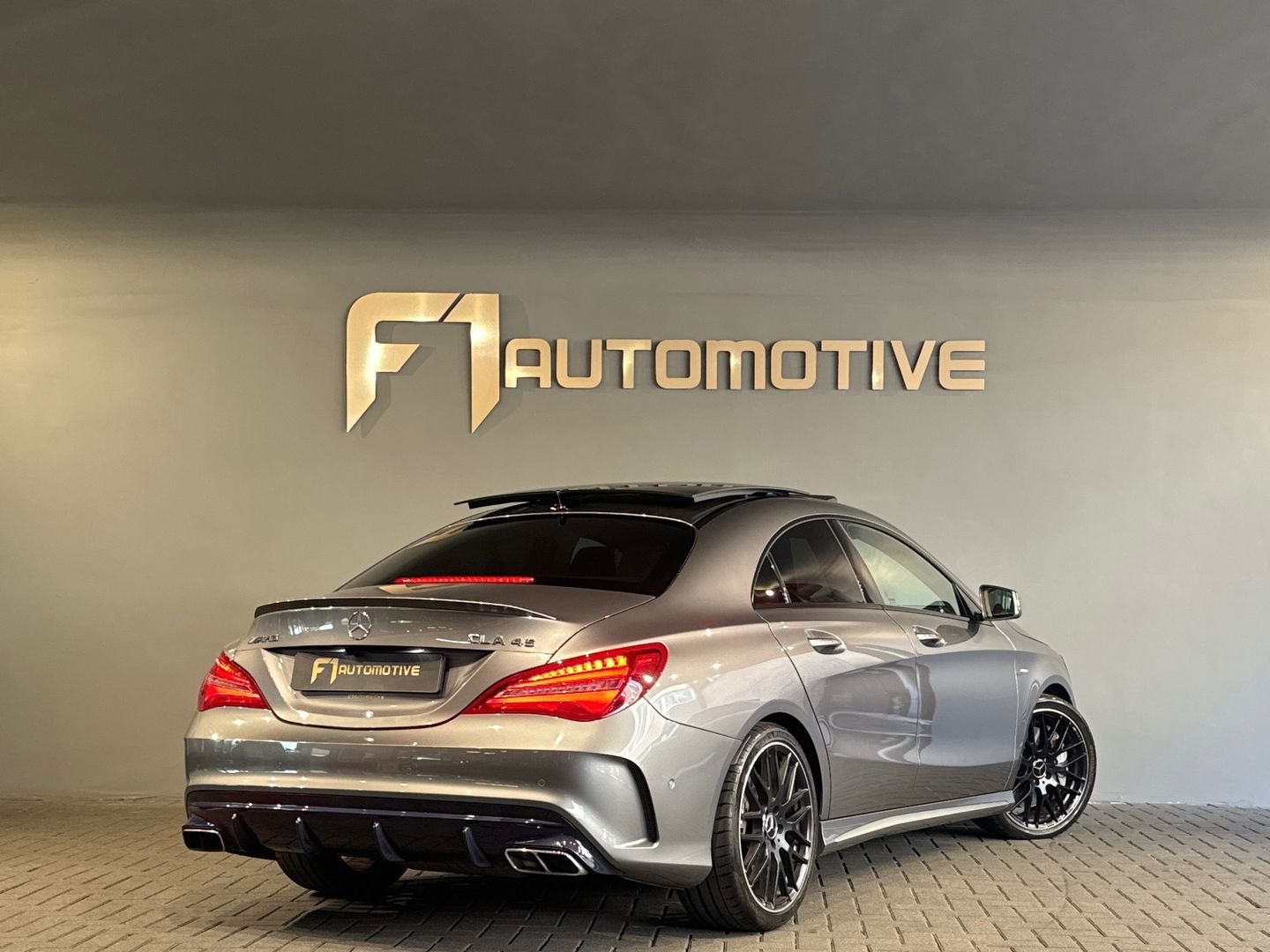 Mercedes-Benz CLA-Klasse AMG 45 4MATIC Pano|Camera|Sfeer|Night
