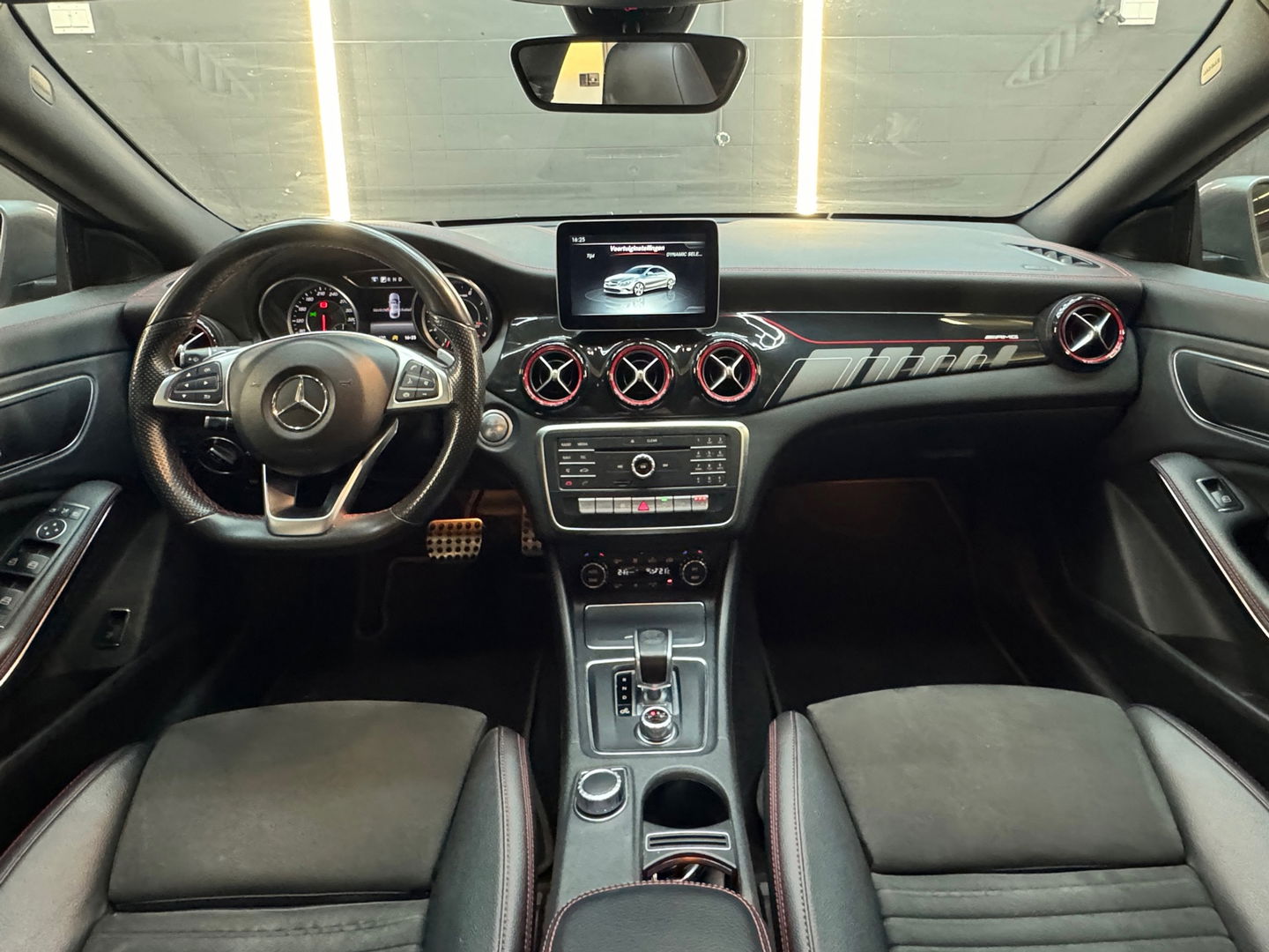 Mercedes-Benz CLA-Klasse AMG 45 4MATIC Pano|Camera|Sfeer|Night