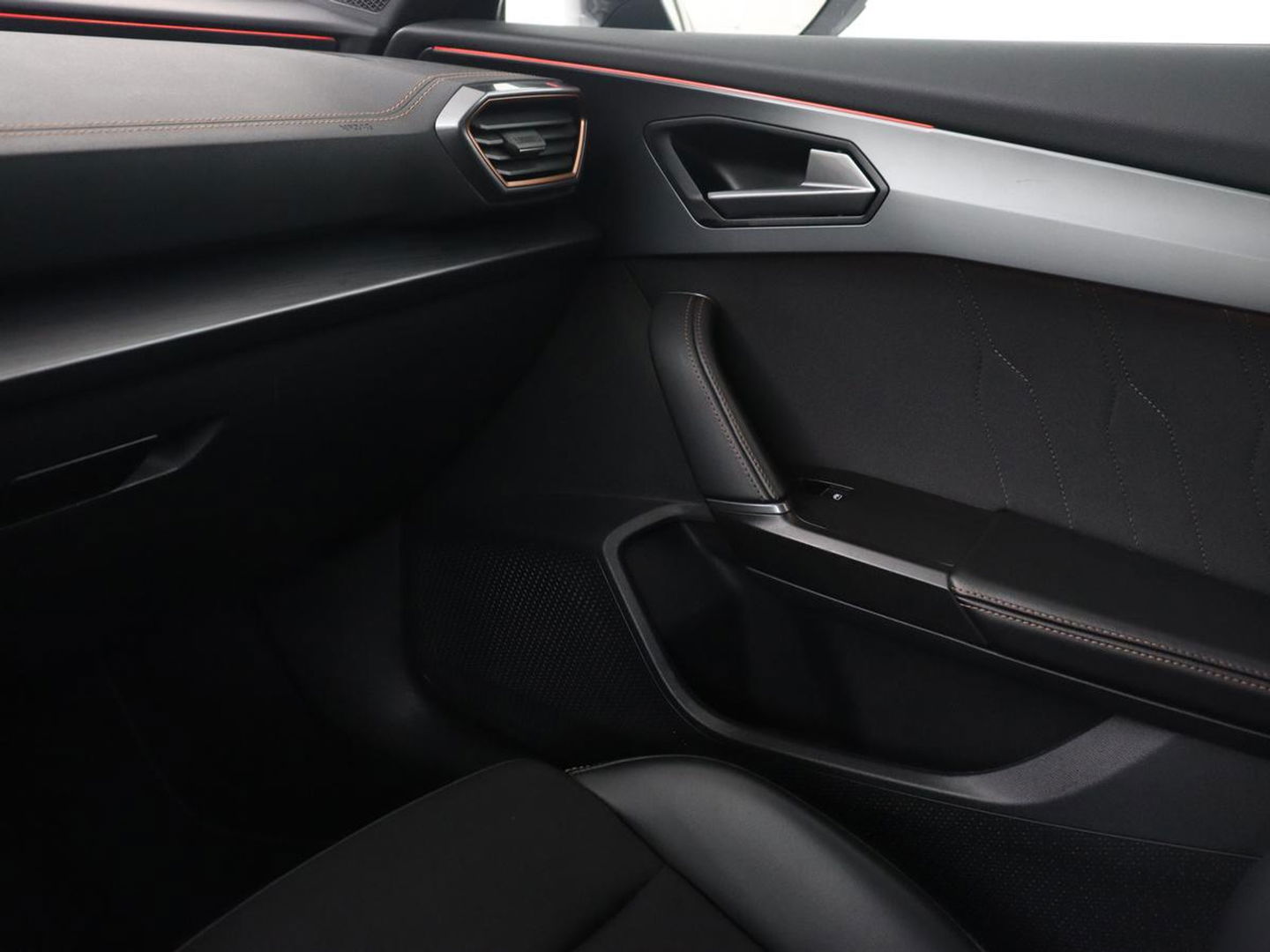 CUPRA Formentor 1.4 e-Hybrid | Carplay | Camera | Adaptive cruise | Sfeerverlichting | Keyless | Navigatie | Sportstoelen | Full LED | Petrol Blue Matt | PHEV | Plug-In