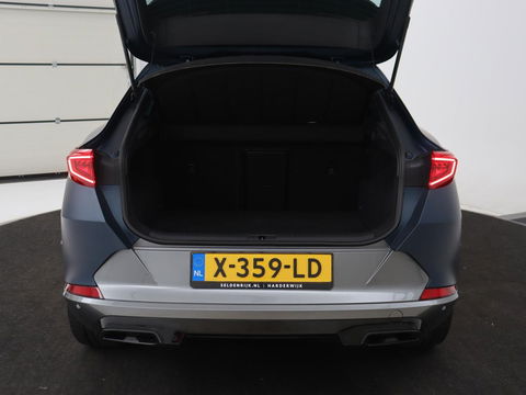CUPRA Formentor 1.4 e-Hybrid | Carplay | Camera | Adaptive cruise | Sfeerverlichting | Keyless | Navigatie | Sportstoelen | Full LED | Petrol Blue Matt | PHEV | Plug-In