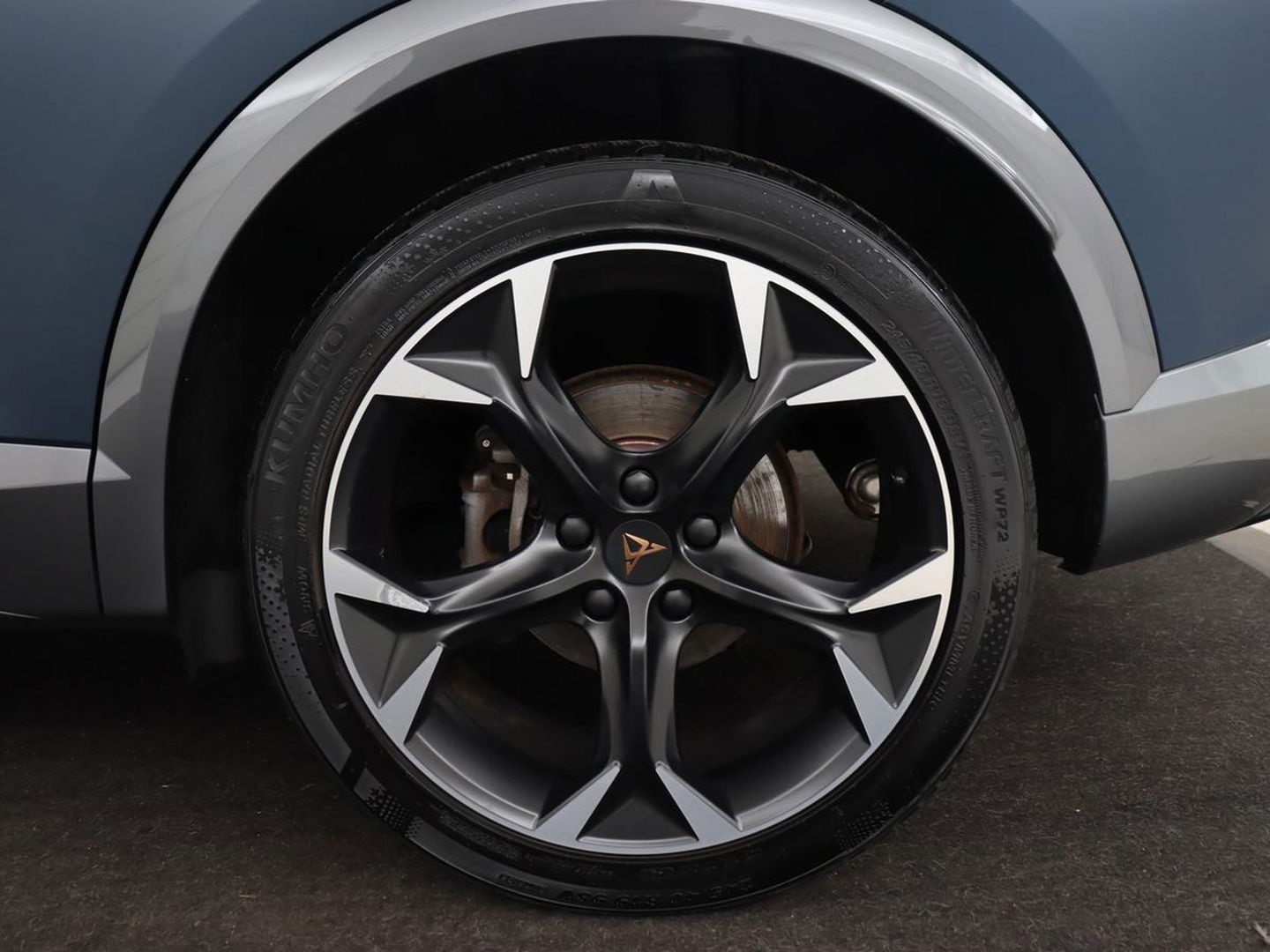 CUPRA Formentor 1.4 e-Hybrid | Carplay | Camera | Adaptive cruise | Sfeerverlichting | Keyless | Navigatie | Sportstoelen | Full LED | Petrol Blue Matt | PHEV | Plug-In