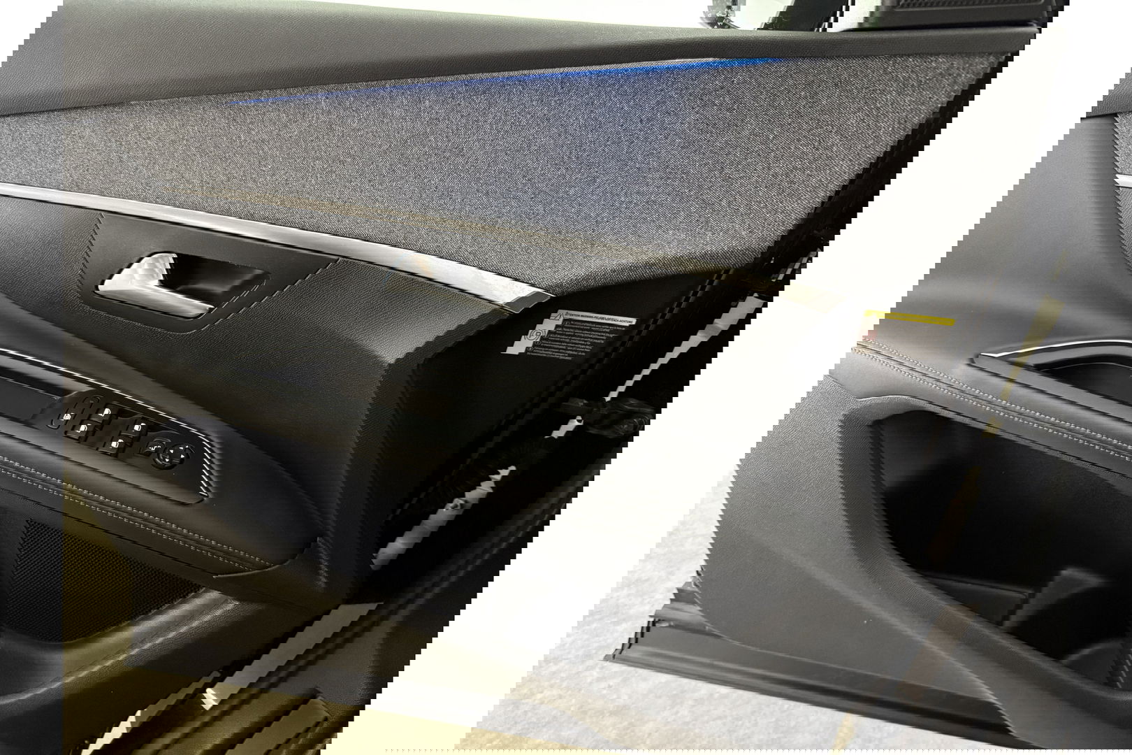 Peugeot 5008 1.2 PureTech 7p Sfeer LED Trekaak 360Camera Virtual Carplay Clima Cruise Navi PDC 19"LMV