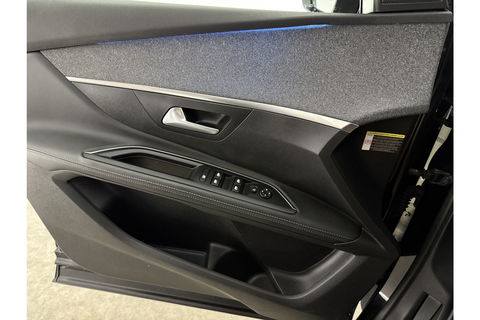 Peugeot 5008 1.2 PureTech 7p Sfeer LED Trekaak 360Camera Virtual Carplay Clima Cruise Navi PDC 19"LMV