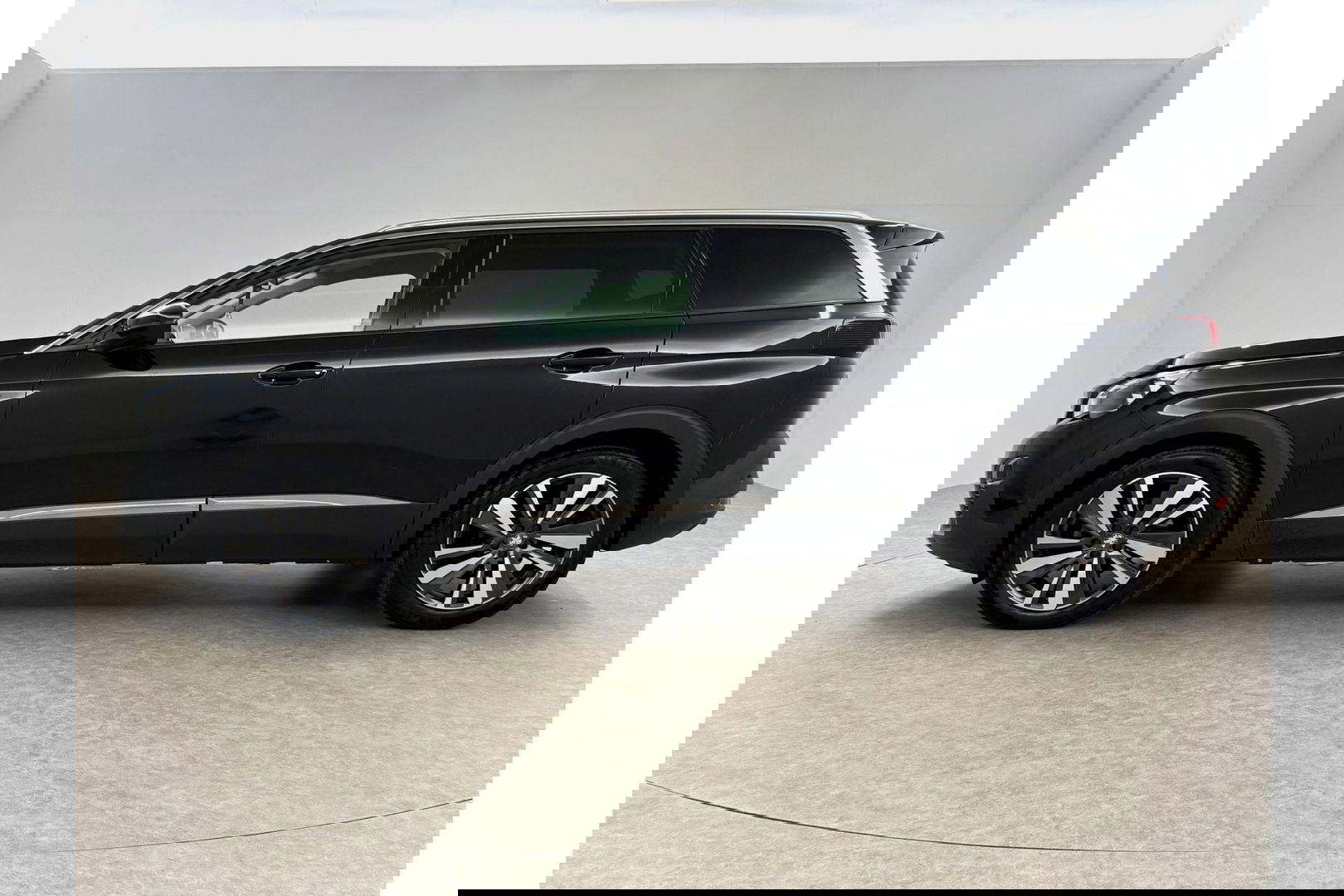 Peugeot 5008 1.2 PureTech 7p Sfeer LED Trekaak 360Camera Virtual Carplay Clima Cruise Navi PDC 19"LMV