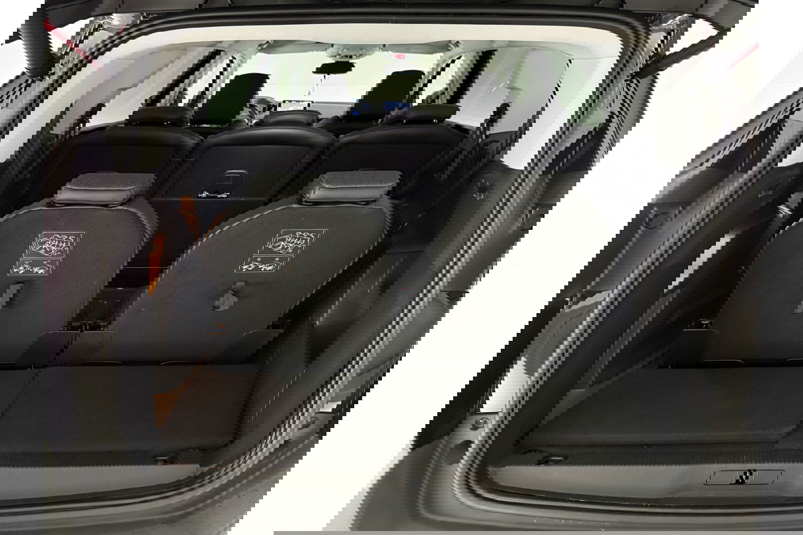 Peugeot 5008 1.2 PureTech 7p Sfeer LED Trekaak 360Camera Virtual Carplay Clima Cruise Navi PDC 19"LMV