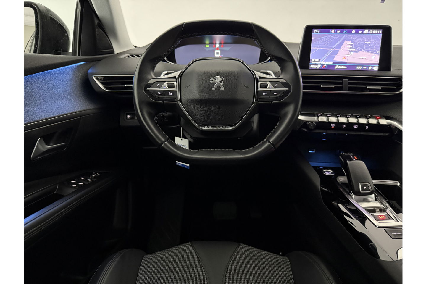 Peugeot 5008 1.2 PureTech 7p Sfeer LED Trekaak 360Camera Virtual Carplay Clima Cruise Navi PDC 19"LMV