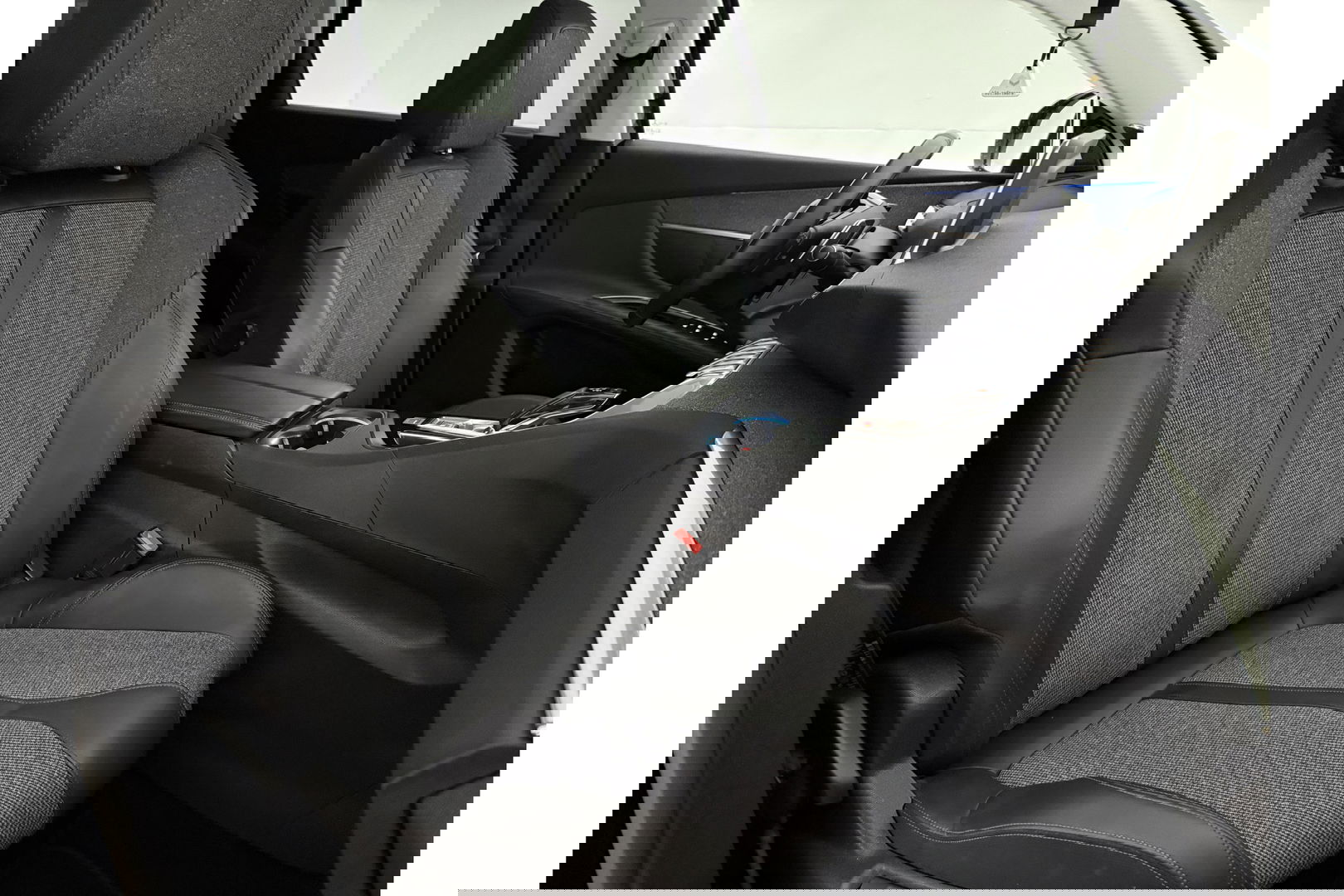Peugeot 5008 1.2 PureTech 7p Sfeer LED Trekaak 360Camera Virtual Carplay Clima Cruise Navi PDC 19"LMV