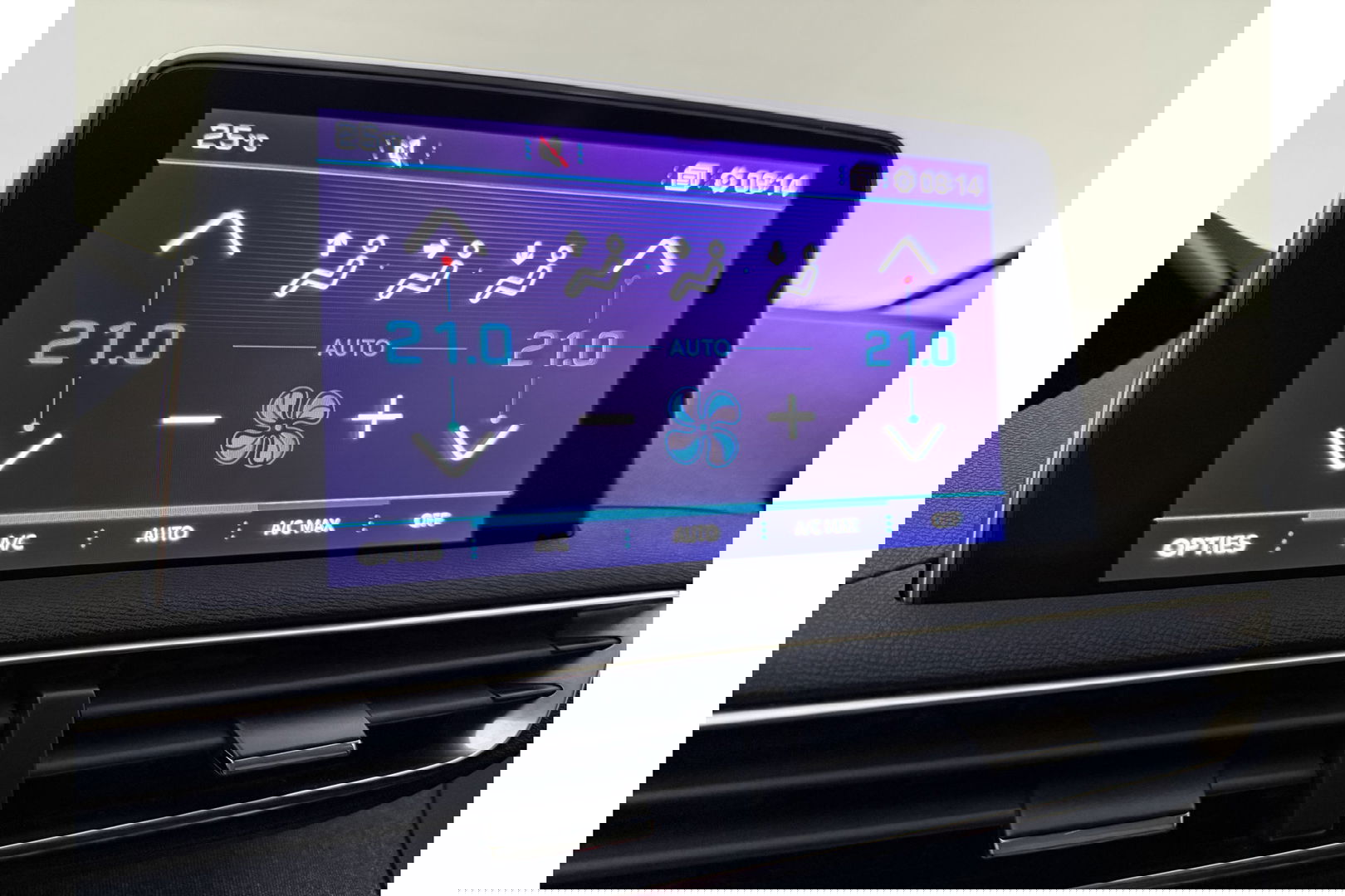 Peugeot 5008 1.2 PureTech 7p Sfeer LED Trekaak 360Camera Virtual Carplay Clima Cruise Navi PDC 19"LMV